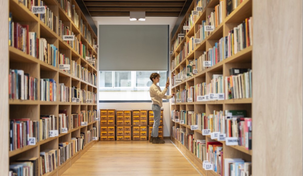 Bibliothèque Izards Trois Cocus